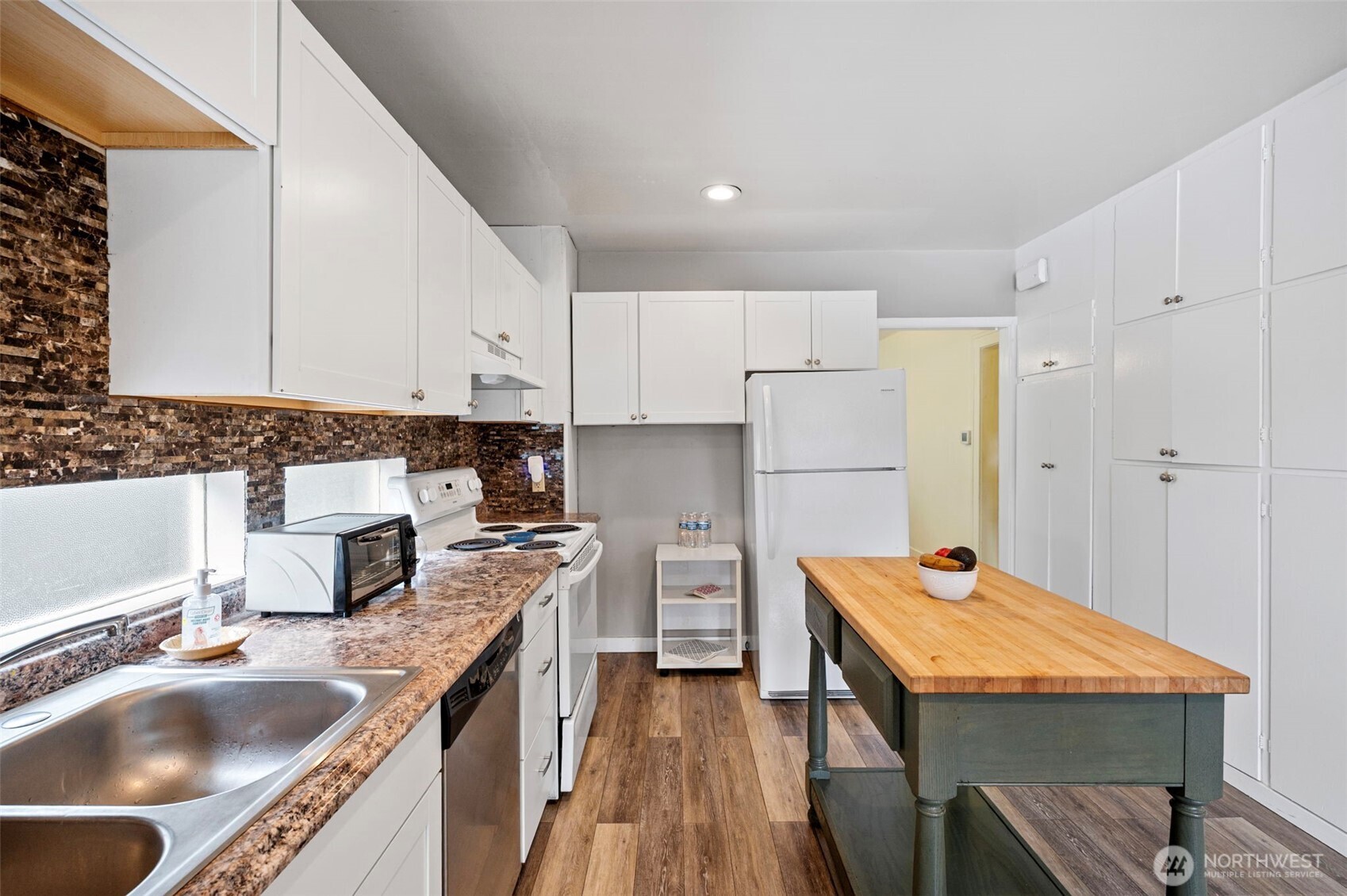 5020 7th Avenue NE Seattle WA 98105