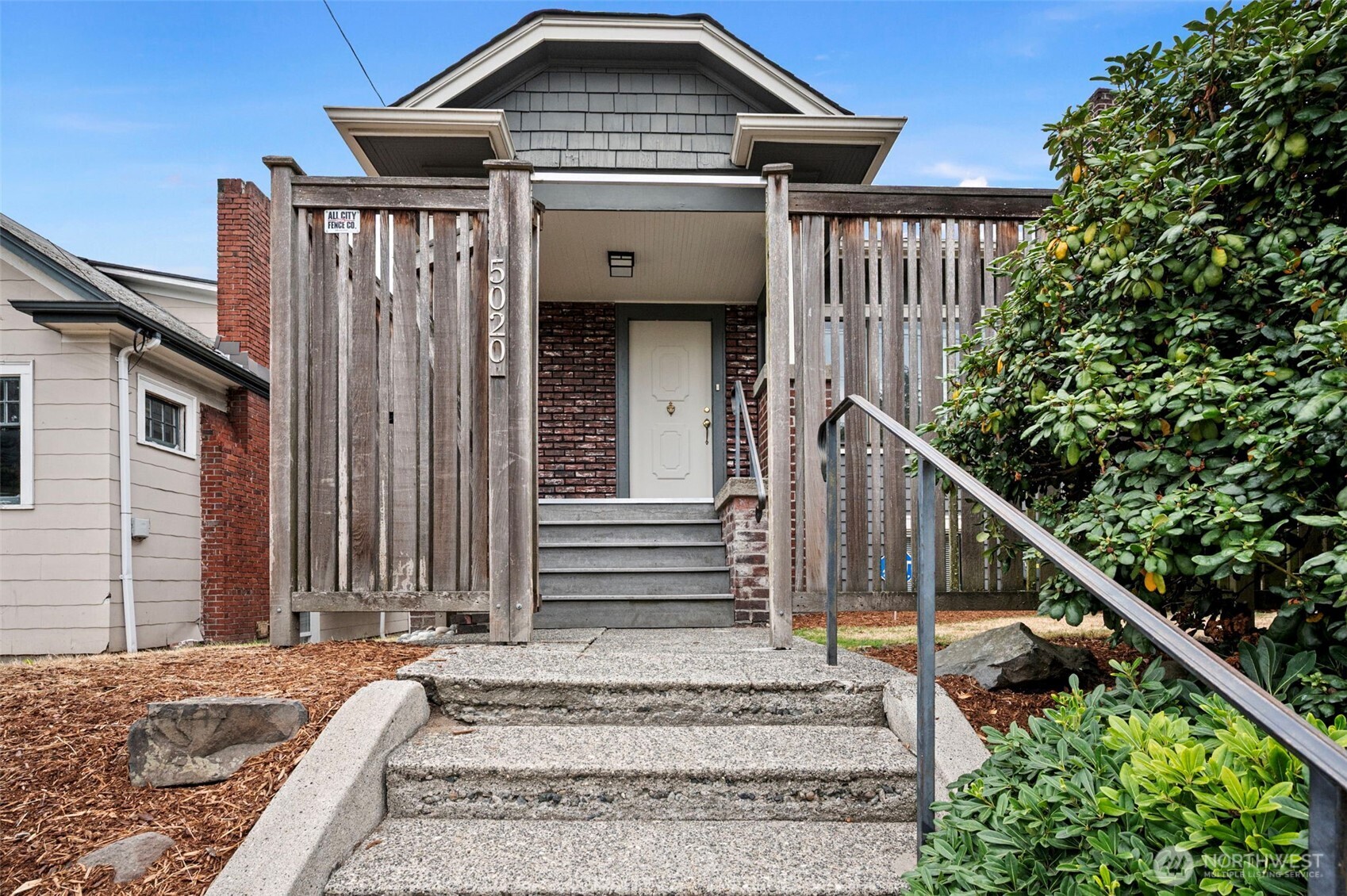 5020 7th Avenue NE Seattle WA 98105