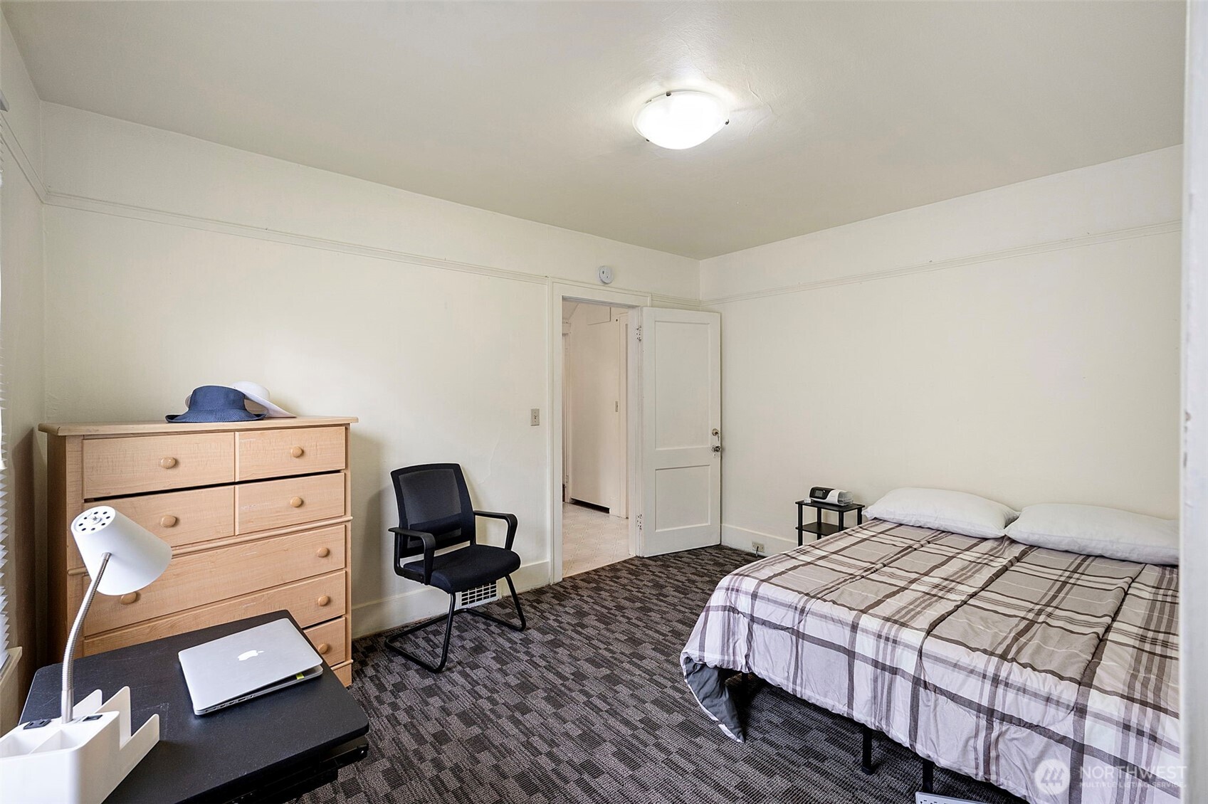 5020 7th Avenue NE Seattle WA 98105