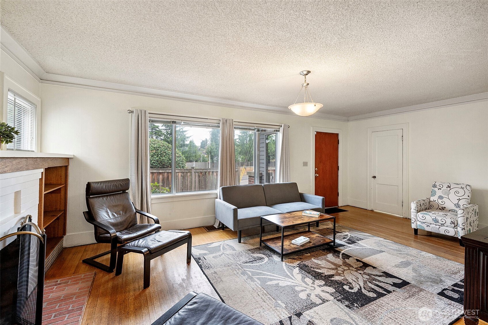 5020 7th Avenue NE Seattle WA 98105