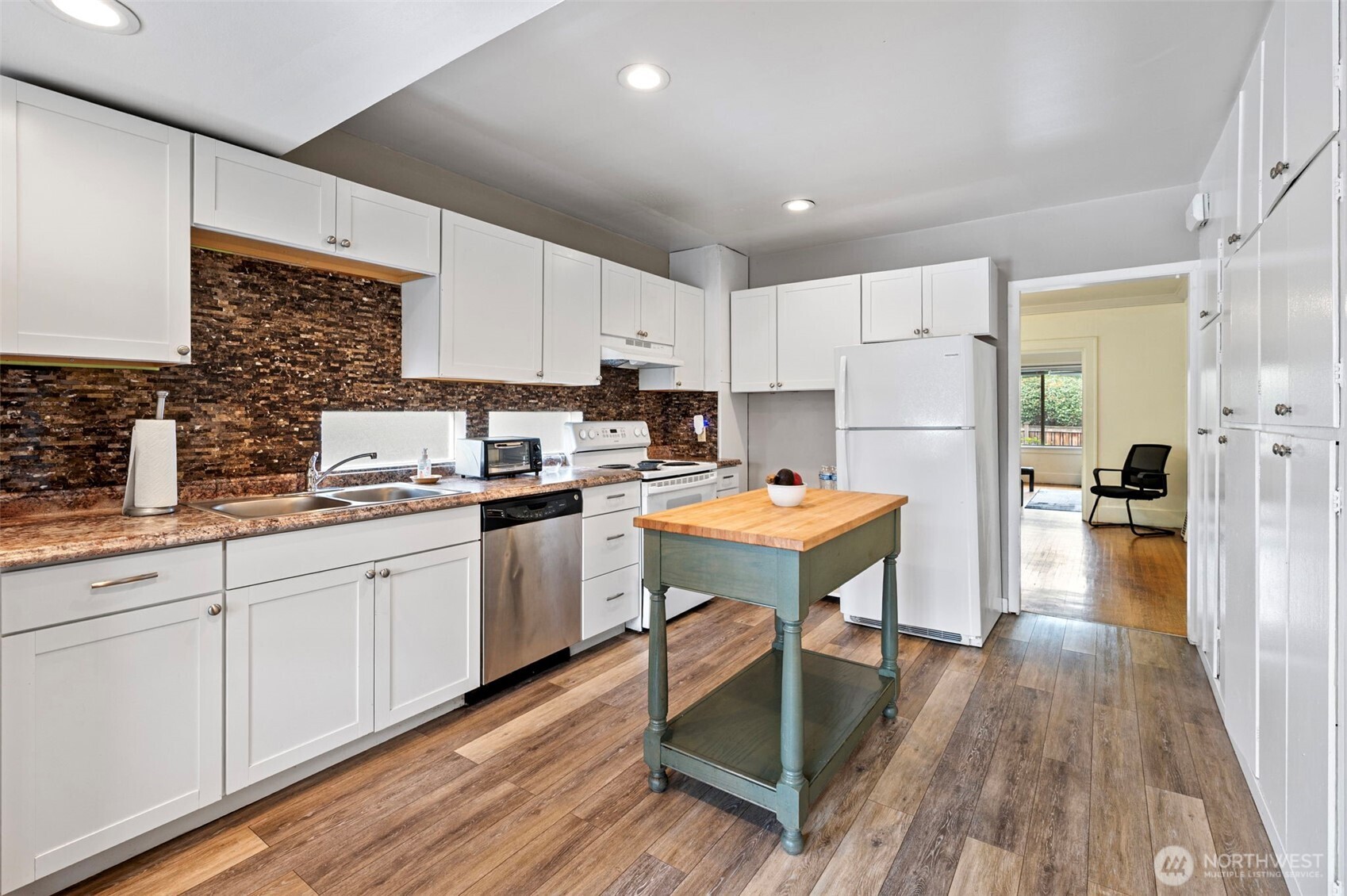 5020 7th Avenue NE Seattle WA 98105