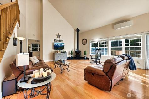 12811 Kapowsin Highlands Drive E Graham WA 98338