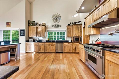 12811 Kapowsin Highlands Drive E Graham WA 98338