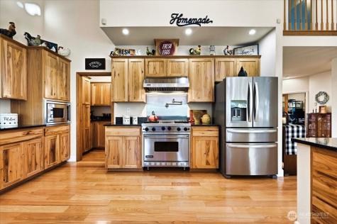 12811 Kapowsin Highlands Drive E Graham WA 98338