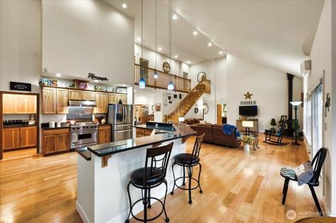 12811 Kapowsin Highlands Drive E Graham WA 98338