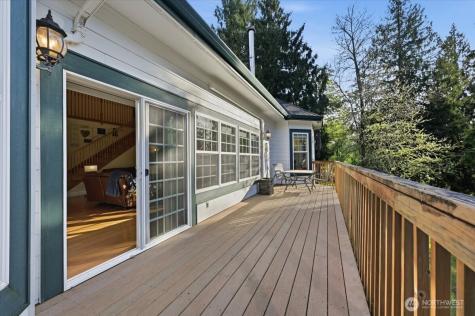12811 Kapowsin Highlands Drive E Graham WA 98338