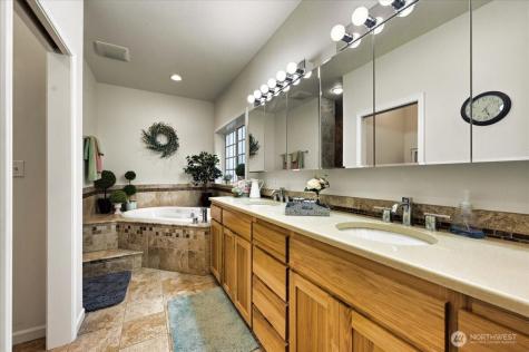 12811 Kapowsin Highlands Drive E Graham WA 98338