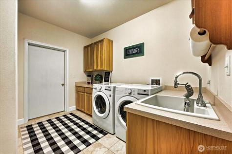 12811 Kapowsin Highlands Drive E Graham WA 98338
