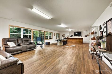 12811 Kapowsin Highlands Drive E Graham WA 98338