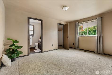 1740 SW Nienhuis Street Oak Harbor WA 98277