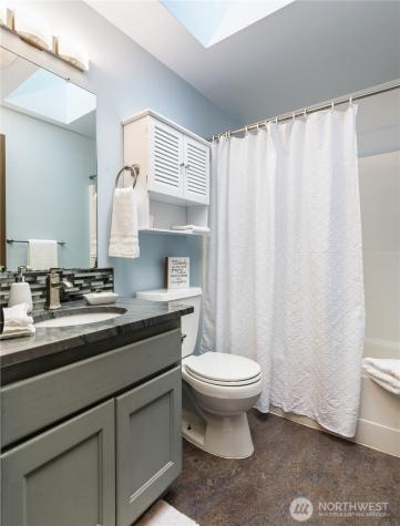 1740 SW Nienhuis Street Oak Harbor WA 98277