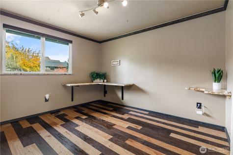 1740 SW Nienhuis Street Oak Harbor WA 98277