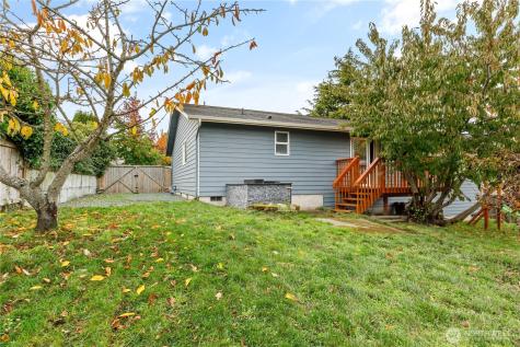 1740 SW Nienhuis Street Oak Harbor WA 98277