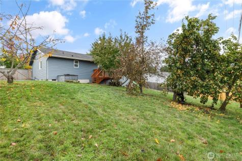 1740 SW Nienhuis Street Oak Harbor WA 98277