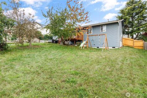 1740 SW Nienhuis Street Oak Harbor WA 98277