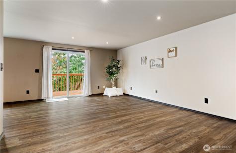 1740 SW Nienhuis Street Oak Harbor WA 98277