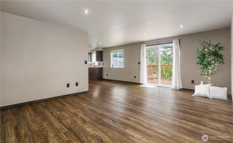 1740 SW Nienhuis Street Oak Harbor WA 98277