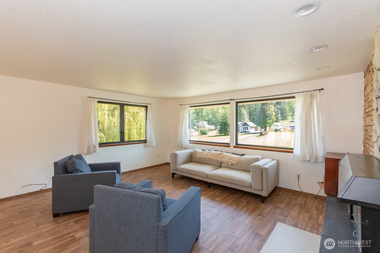 63 E Arnette Road Port Angeles WA 98362
