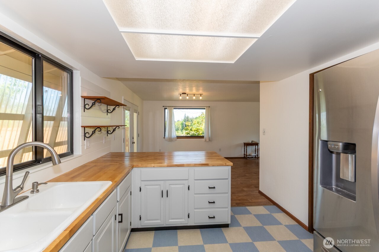 63 E Arnette Road Port Angeles WA 98362