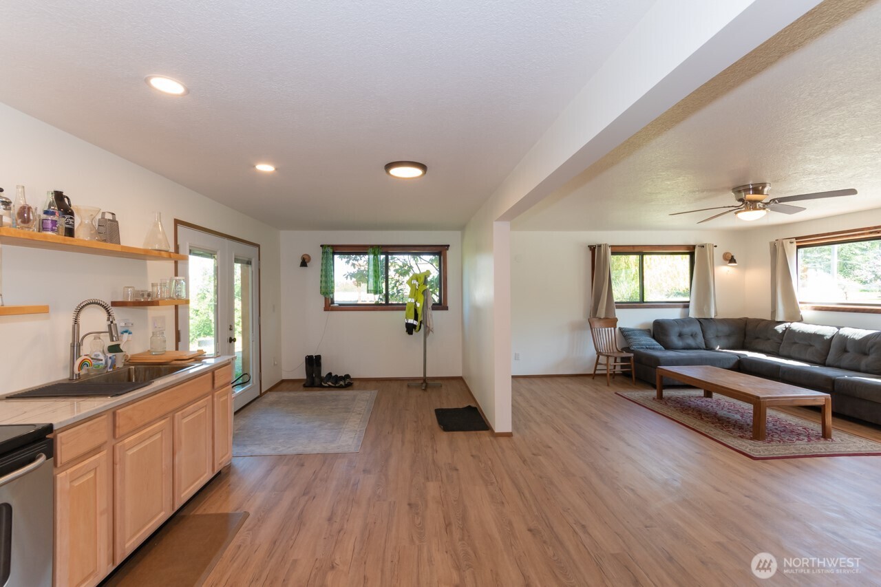 63 E Arnette Road Port Angeles WA 98362