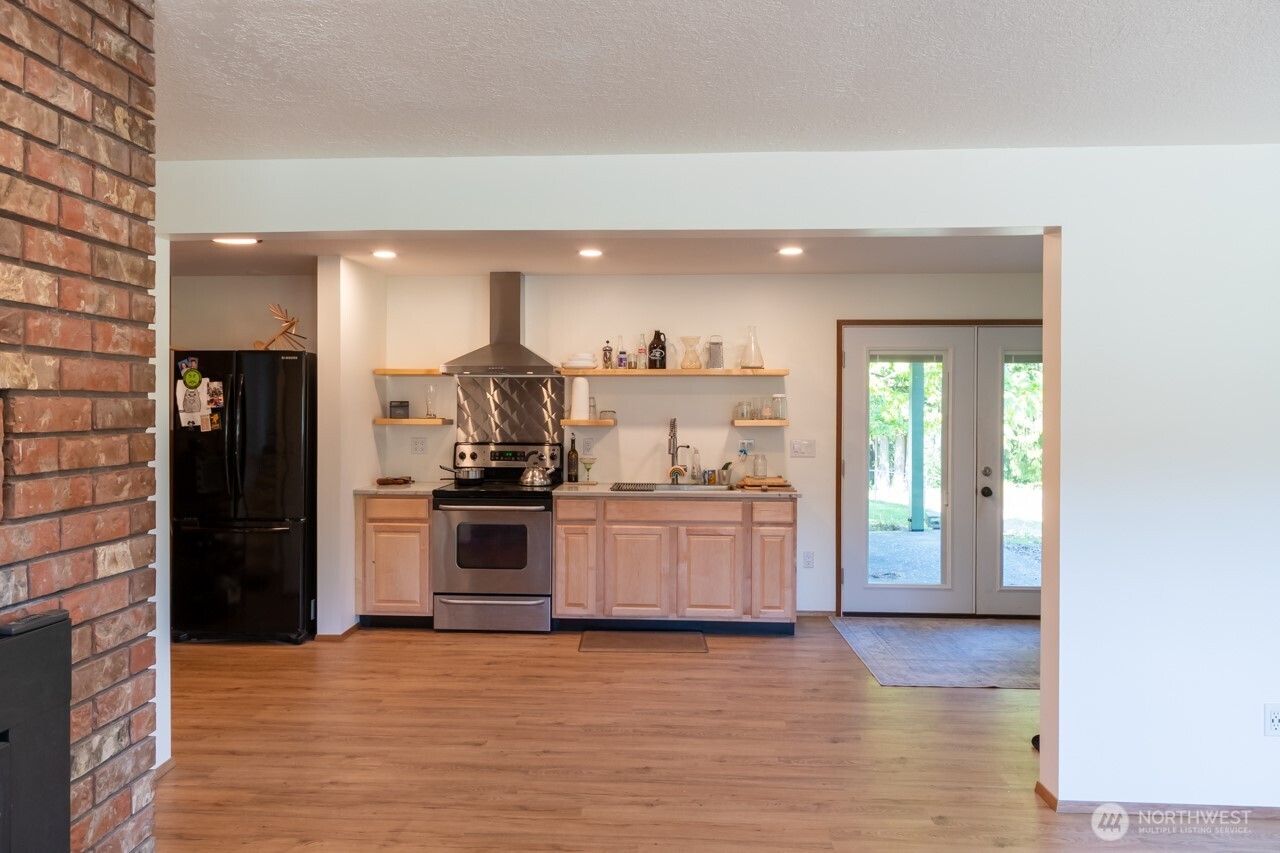 63 E Arnette Road Port Angeles WA 98362