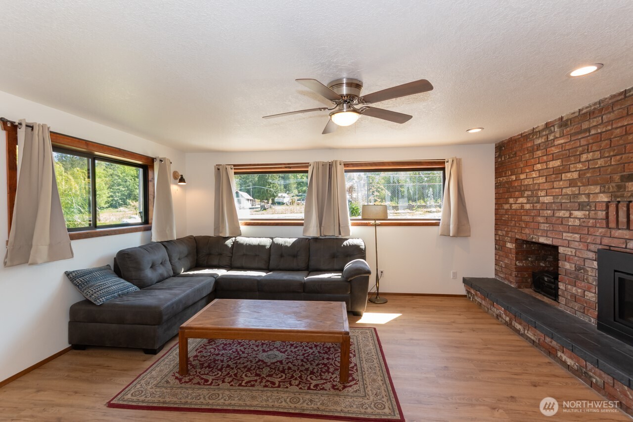 63 E Arnette Road Port Angeles WA 98362