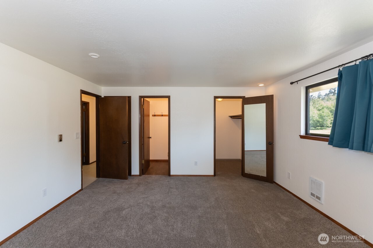 63 E Arnette Road Port Angeles WA 98362