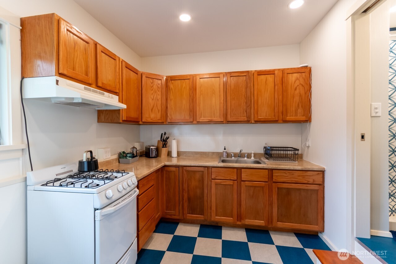 63 E Arnette Road Port Angeles WA 98362