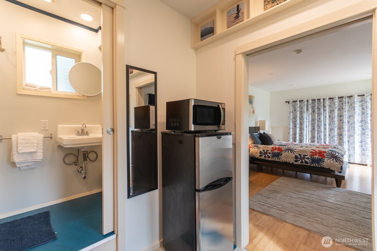 63 E Arnette Road Port Angeles WA 98362