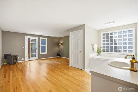 19319 76th Avenue W Lynnwood WA 98036