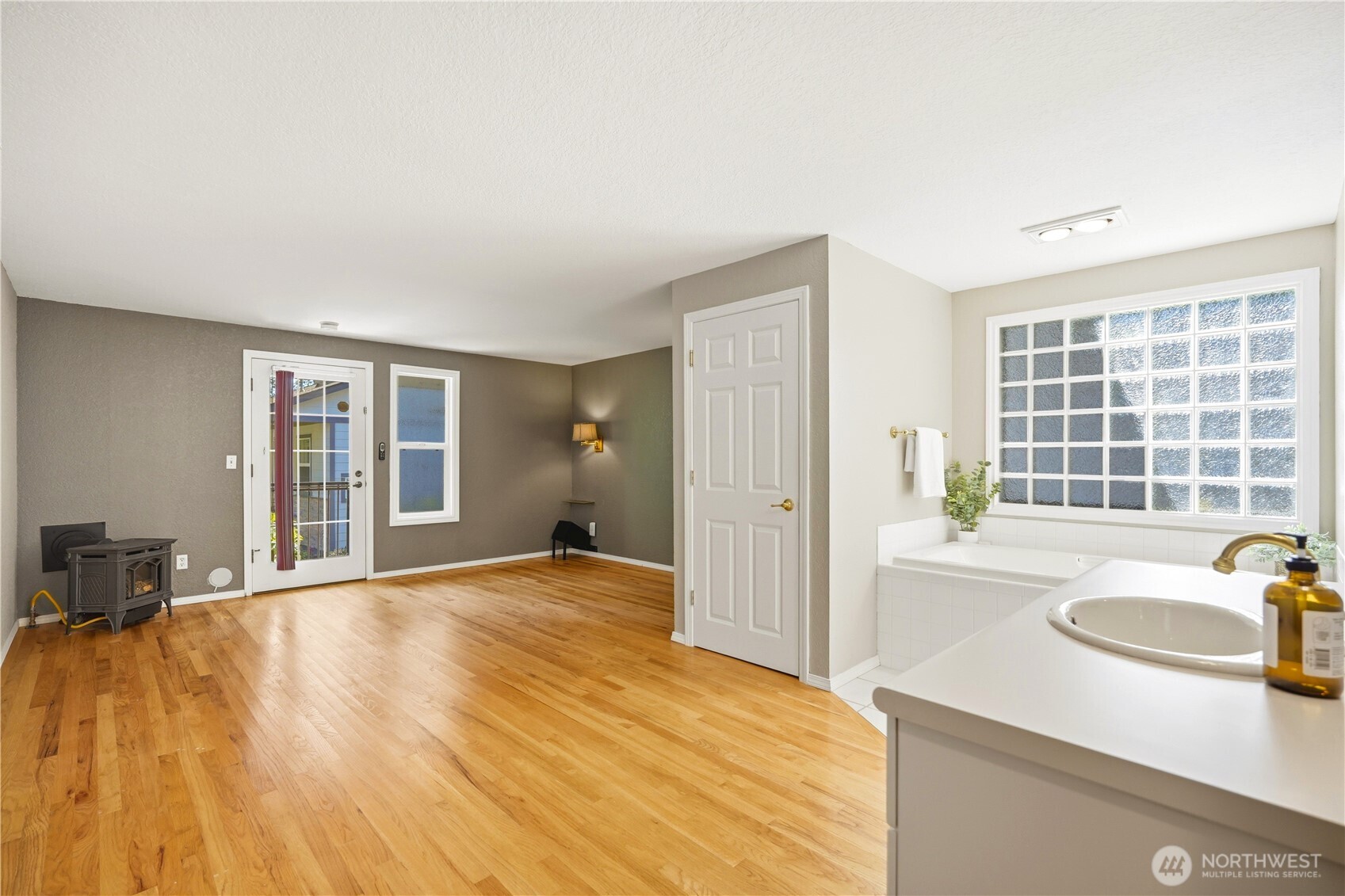 19319 76th Avenue W Lynnwood WA 98036
