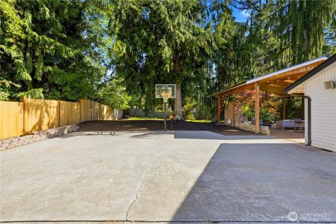 19319 76th Avenue W Lynnwood WA 98036