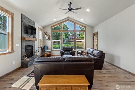 91 Twin Lakes Road Cle Elum WA 98922