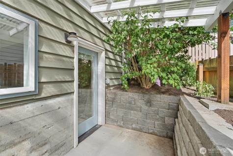 18012 1st Avenue NW Shoreline WA 98177