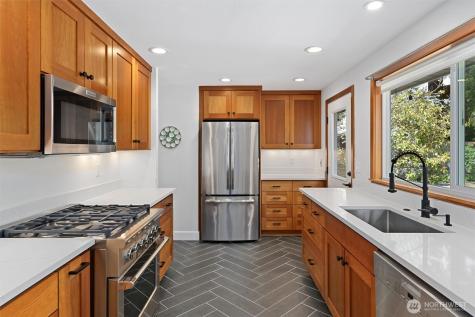 18012 1st Avenue NW Shoreline WA 98177