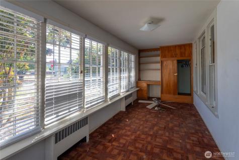 826 9th Street SW Puyallup WA 98371