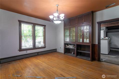 826 9th Street SW Puyallup WA 98371