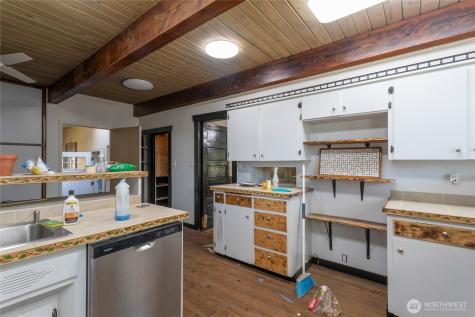 826 9th Street SW Puyallup WA 98371