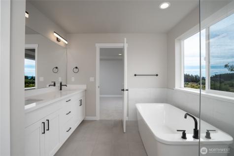 2443 SW Ridgeway Drive Oak Harbor WA 98277