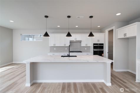 2443 SW Ridgeway Drive Oak Harbor WA 98277