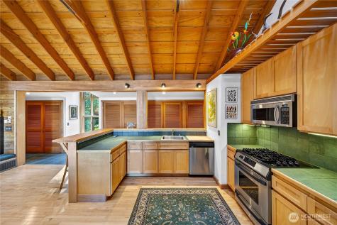 7457 Holiday Boulevard Anacortes WA 98221