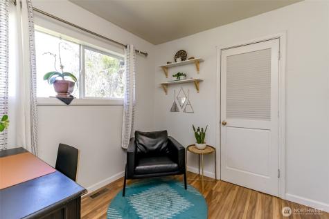 8607 42nd Avenue S Seattle WA 98118