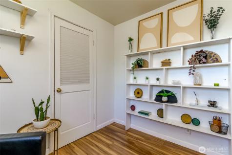 8607 42nd Avenue S Seattle WA 98118