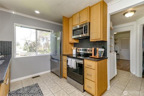 8607 42nd Avenue S Seattle WA 98118