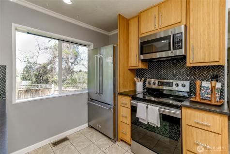 8607 42nd Avenue S Seattle WA 98118