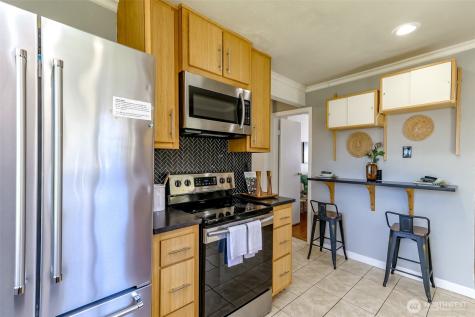 8607 42nd Avenue S Seattle WA 98118
