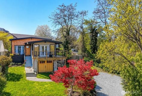 8607 42nd Avenue S Seattle WA 98118