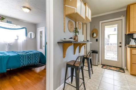 8607 42nd Avenue S Seattle WA 98118