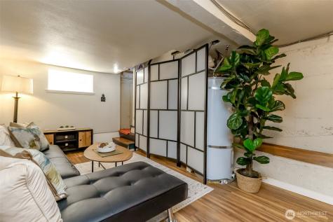 8607 42nd Avenue S Seattle WA 98118