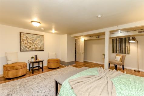 8607 42nd Avenue S Seattle WA 98118